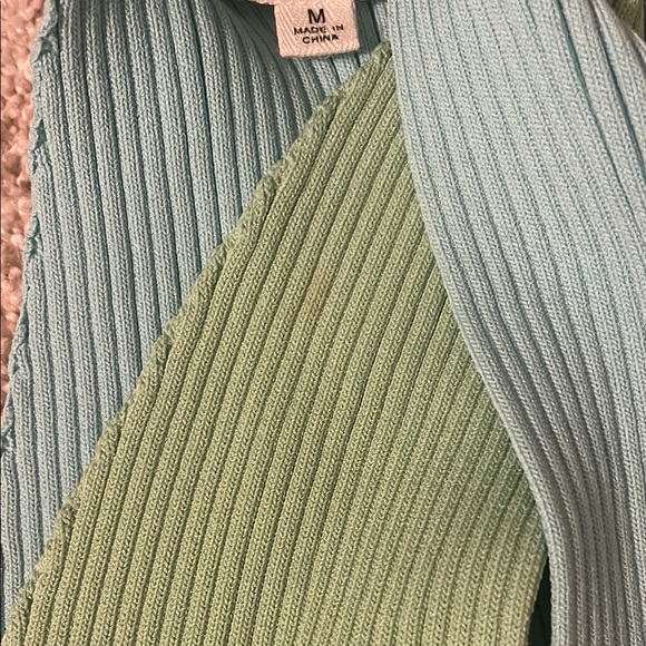 Two-Tone Ribbed Halter Top - Picture 2 of 2